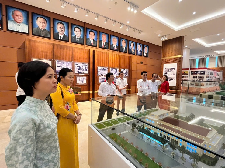 Thị trấn Quốc Oai tổ chức cho cán bộ, công chức tham quan di tích Hoàng thành Thăng Long, Nhà Quốc hội nhân dịp kỷ niệm 50 năm ngày Giải phóng Miền Nam 30/4- Ảnh 19.