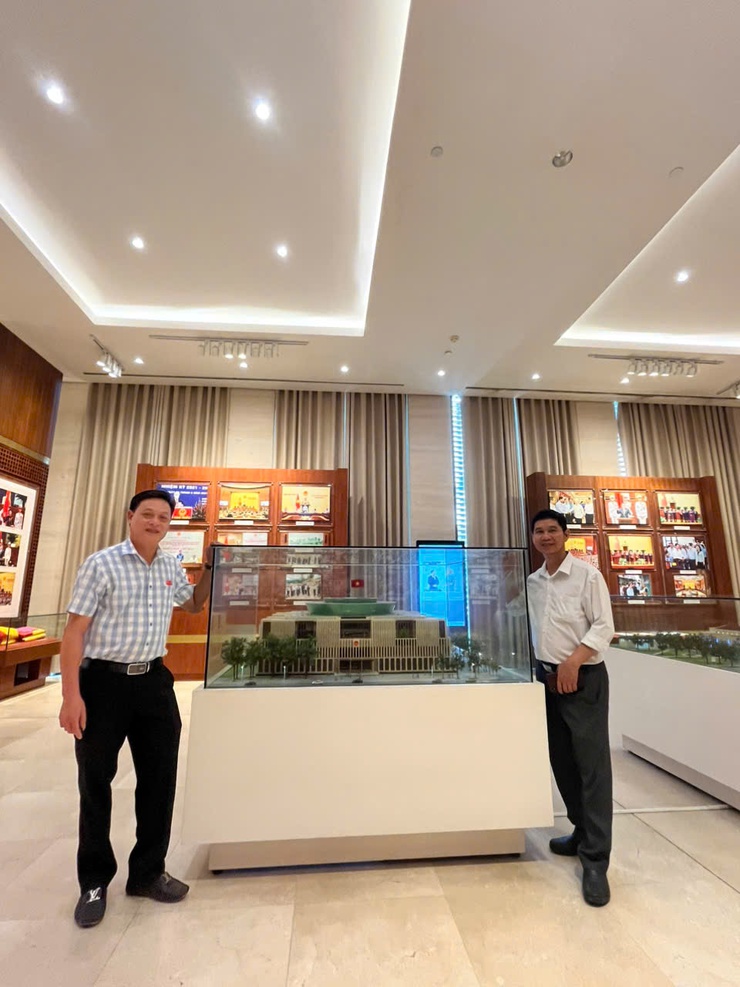 Thị trấn Quốc Oai tổ chức cho cán bộ, công chức tham quan di tích Hoàng thành Thăng Long, Nhà Quốc hội nhân dịp kỷ niệm 50 năm ngày Giải phóng Miền Nam 30/4- Ảnh 20.
