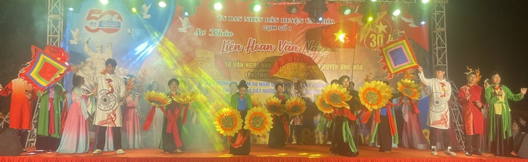 Huyện Ứng Hòa: Sôi động liên hoan văn nghệ các câu lạc bộ nhà văn hóa tự quản- Ảnh 8.