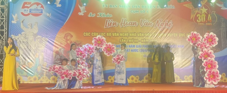Huyện Ứng Hòa: Sôi động liên hoan văn nghệ các câu lạc bộ nhà văn hóa tự quản- Ảnh 5.