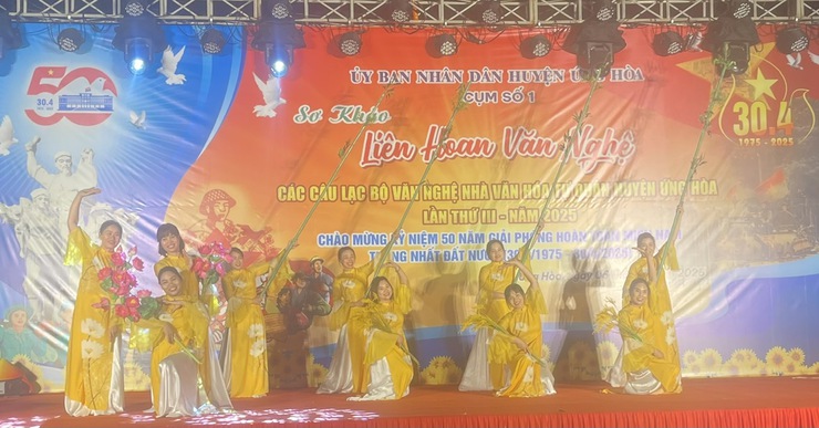 Huyện Ứng Hòa: Sôi động liên hoan văn nghệ các câu lạc bộ nhà văn hóa tự quản- Ảnh 6.