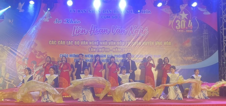 Huyện Ứng Hòa: Sôi động liên hoan văn nghệ các câu lạc bộ nhà văn hóa tự quản- Ảnh 3.