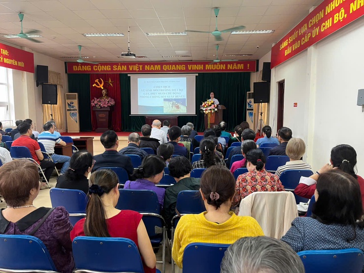 PHƯỜNG TƯƠNG MAI Tổ chức chiến dịch vệ sinh môi trường, diệt bọ gậy, diệt muỗi chủ động phòng, chống sốt xuất huyết đợt I năm 2025
- Ảnh 1.