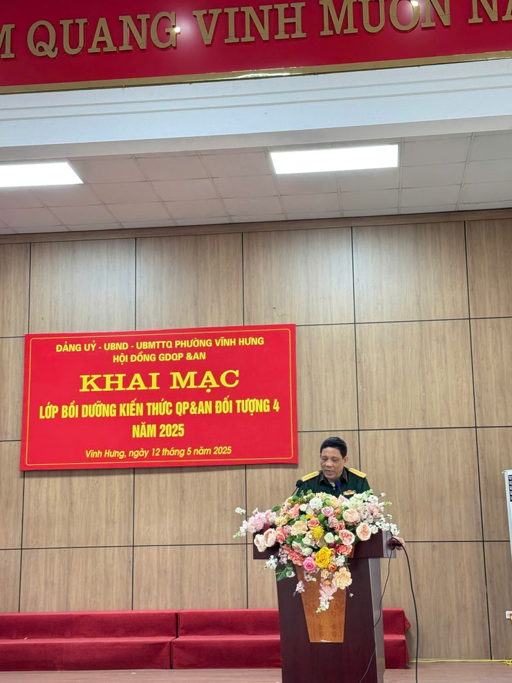Phường Vĩnh Hưng tổ chức lớp bồi dưỡng kiến thức quốc phòng đối tượng 4 năm 2025- Ảnh 1.