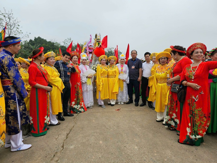 Nét đẹp tâm linh và mối quan hệ mang tính truyền thống văn hóa trong Lễ hội cấp thủy 3 dân phường Lĩnh Nam - Trần Phú- Ảnh 1.