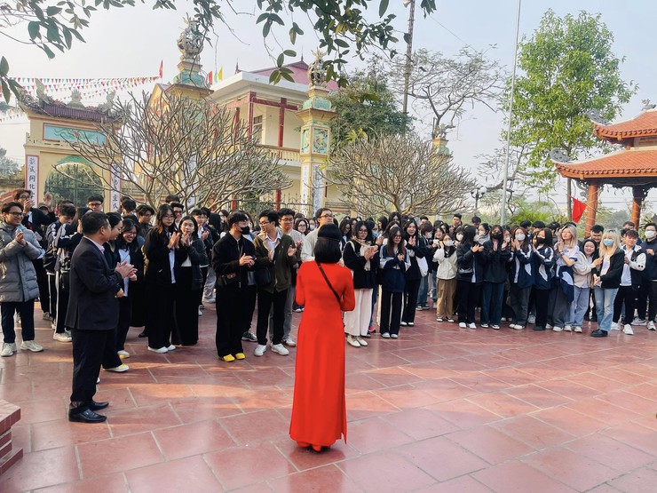 Thương mại điện tử, du lịch làng nghề tạo lực đẩy cho kinh tế huyện Phú Xuyên phát triển- Ảnh 5.
