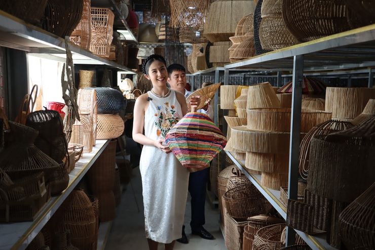 Thương mại điện tử, du lịch làng nghề tạo lực đẩy cho kinh tế huyện Phú Xuyên phát triển- Ảnh 2.