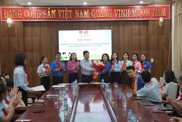 Hội nghị gặp mặt ôn lại truyền thống Kỷ niệm 84 Ngày thành lập Đội Thiếu niên Tiền phong Hồ Chí Minh- Ảnh 1.