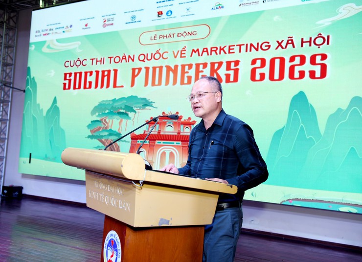 Đại học Kinh tế Quốc dân phối hợp với UBND huyện Phú Xuyên phát động cuộc thi Marketing xã hội Social Pioneers 2025- Ảnh 3.