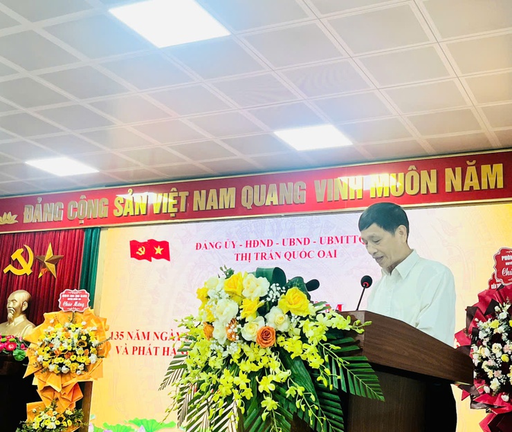 Thị trấn Quốc Oai tổ chức lễ kỷ niệm 135 năm Ngày sinh Chủ tịch Hồ Chí Minh, phát hành cuốn Lịch sử Đảng bộ, Nhân dân thị trấn giai đoạn 1945-2025- Ảnh 12.