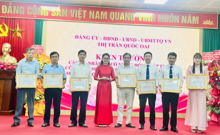 Thị trấn Quốc Oai tổ chức lễ kỷ niệm 135 năm Ngày sinh Chủ tịch Hồ Chí Minh, phát hành cuốn Lịch sử Đảng bộ, Nhân dân thị trấn giai đoạn 1945-2025- Ảnh 22.