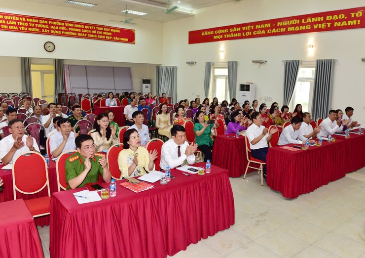 Đảng bộ phường Vĩnh Hưng  tổ chức hội nghị Tổng kết 10 năm thực hiện Chỉ thị số 05-CT/TW của Bộ Chính trị “Đẩy mạnh học tập và làm theo tư tưởng, đạo đức, phong cách Hồ Chí Minh- Ảnh 10.