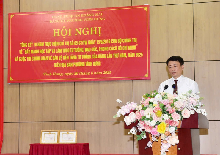 Đảng bộ phường Vĩnh Hưng  tổ chức hội nghị Tổng kết 10 năm thực hiện Chỉ thị số 05-CT/TW của Bộ Chính trị “Đẩy mạnh học tập và làm theo tư tưởng, đạo đức, phong cách Hồ Chí Minh- Ảnh 3.