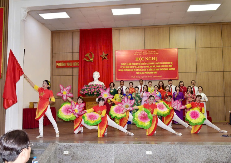 Đảng bộ phường Vĩnh Hưng  tổ chức hội nghị Tổng kết 10 năm thực hiện Chỉ thị số 05-CT/TW của Bộ Chính trị “Đẩy mạnh học tập và làm theo tư tưởng, đạo đức, phong cách Hồ Chí Minh- Ảnh 12.