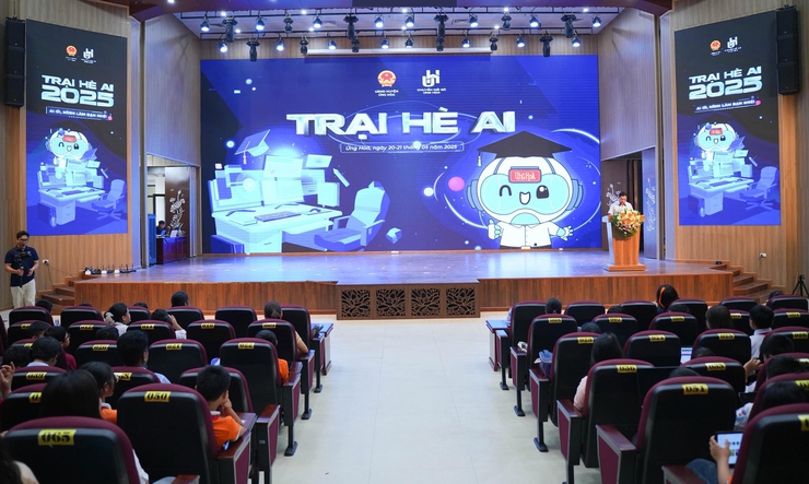Trại hè AI năm 2025 với chủ đề: “Khám phá AI – Thông minh,Có trách nhiệm”.- Ảnh 1.