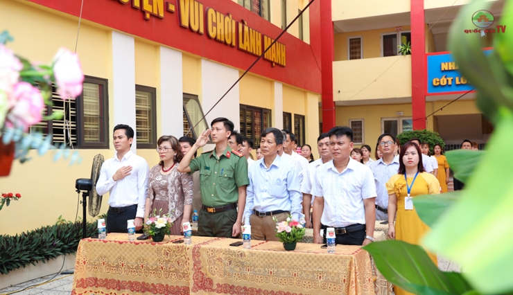 Trường Phổ thông Nguyễn Trực tổ chức Lễ tổng kết năm học 2024-2025 và Lễ tri ân và trưởng thành cho học sinh khối 12- Ảnh 1.