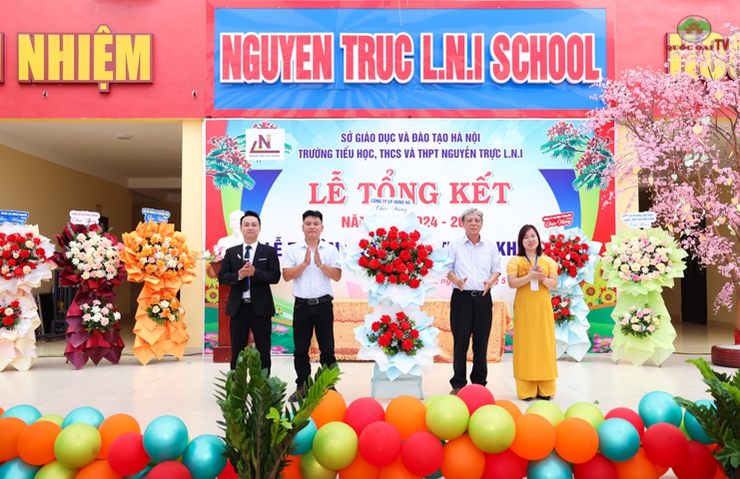 Trường Phổ thông Nguyễn Trực tổ chức Lễ tổng kết năm học 2024-2025 và Lễ tri ân và trưởng thành cho học sinh khối 12- Ảnh 6.