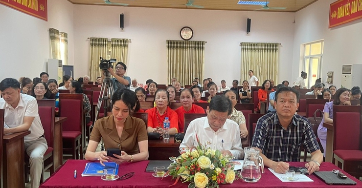 Thị trấn Vân Đình kỷ niệm 135 năm ngày sinh Chủ tịch Hồ Chí Minh, ra mắt mô hình Nhà Văn hoá tự quản, mô hình Chuyển đổi số.- Ảnh 3.