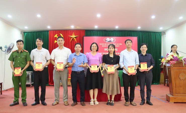 Tri Thủy: Ra mắt cuốn sách “Lịch sử Đảng bộ xã Tri Thủy, giai đoạn 1930 – 2025”- Ảnh 6.