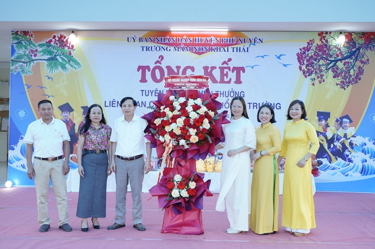Trường mầm non Khai Thái tổ chức tổng kết, tuyên dương khen thưởng, liên hoan chia tay bé 5-6 tuổi ra trường năm học 2024-2025- Ảnh 11.