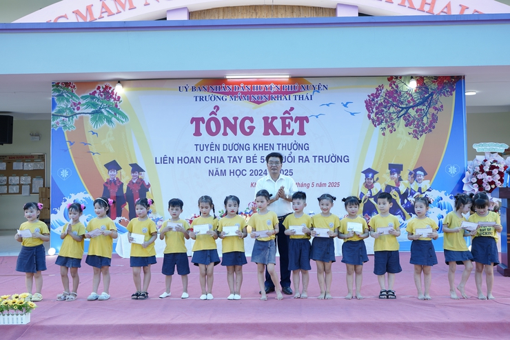 Trường mầm non Khai Thái tổ chức tổng kết, tuyên dương khen thưởng, liên hoan chia tay bé 5-6 tuổi ra trường năm học 2024-2025- Ảnh 9.