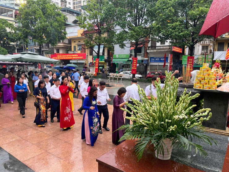 Lễ tưởng niệm 81 năm ngày hy sinh của đồng chí Hoàng Văn Thụ- Nguyên UVTV BCH  Trung ương Đảng, nguyên Bí thư Xứ ủy Bắc Kỳ (24/5/1944 – 24/5/2025)
- Ảnh 4.