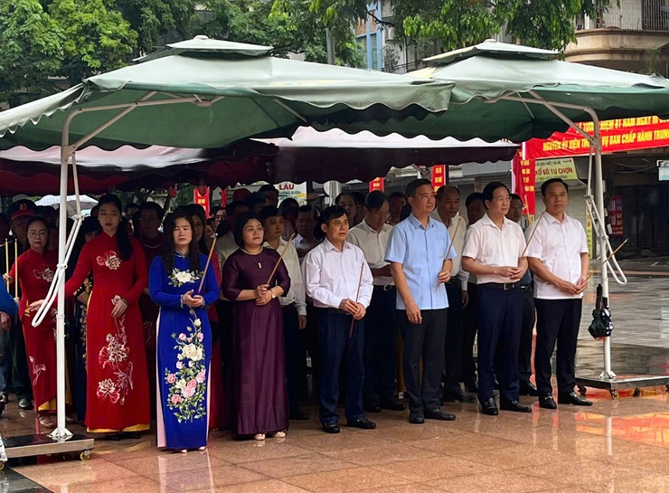 Lễ tưởng niệm 81 năm ngày hy sinh của đồng chí Hoàng Văn Thụ- Nguyên UVTV BCH  Trung ương Đảng, nguyên Bí thư Xứ ủy Bắc Kỳ (24/5/1944 – 24/5/2025)
- Ảnh 2.