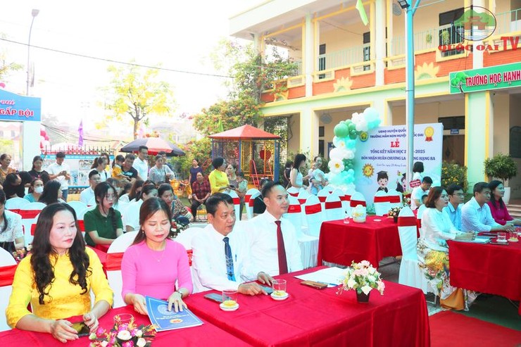 Trường Mầm non Huyện Quốc Oai vinh dự được nhận Huân chương Lao động Hạng Ba- Ảnh 1.