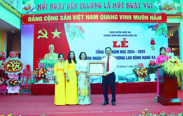 Trường Mầm non Huyện Quốc Oai vinh dự được nhận Huân chương Lao động Hạng Ba- Ảnh 4.