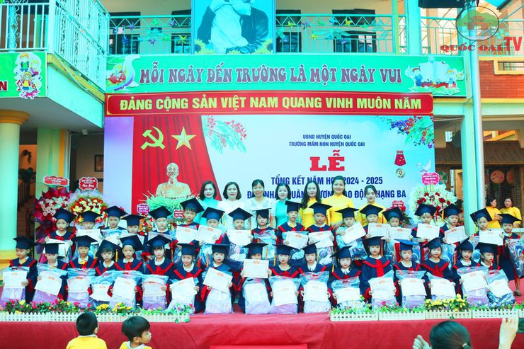 Trường Mầm non Huyện Quốc Oai vinh dự được nhận Huân chương Lao động Hạng Ba- Ảnh 7.