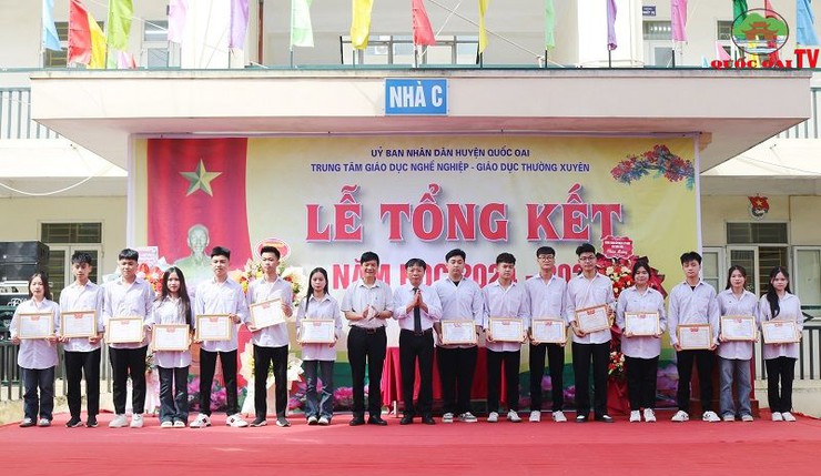 Trung tâm Giáo dục Nghề Nghiệp – Giáo dục Thường xuyên huyện đứng thứ 2 Thành phố về kết quả thi học sinh giỏi các môn văn hóa- Ảnh 17.