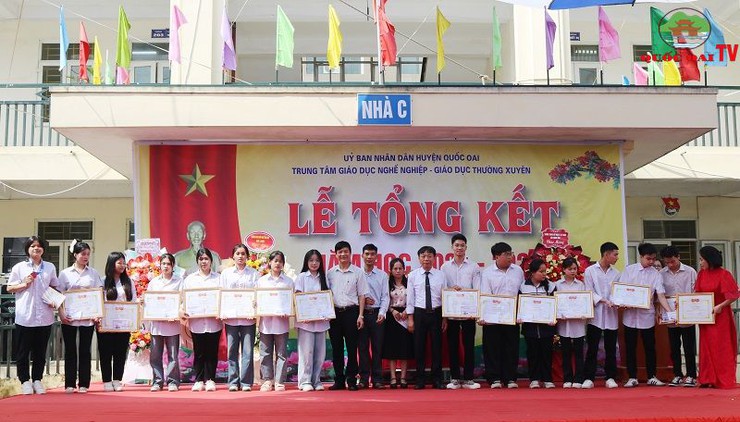 Trung tâm Giáo dục Nghề Nghiệp – Giáo dục Thường xuyên huyện đứng thứ 2 Thành phố về kết quả thi học sinh giỏi các môn văn hóa- Ảnh 22.