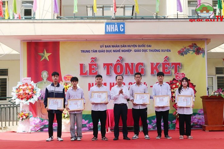 Trung tâm Giáo dục Nghề Nghiệp – Giáo dục Thường xuyên huyện đứng thứ 2 Thành phố về kết quả thi học sinh giỏi các môn văn hóa- Ảnh 25.