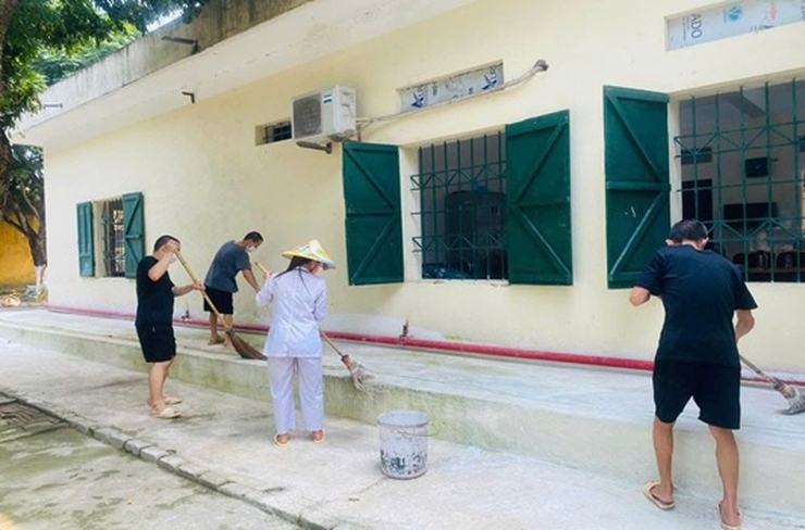 Chủ động tăng cường các biện pháp phòng chống dịch Covid-19 tại cơ sở chăm sóc sức khỏe cho người bệnh tâm thần
- Ảnh 1.