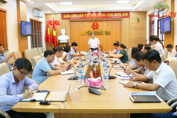 Quốc Oai tạm dừng công tác điều hành đối với Chủ tịch UBND 3 xã: Hưng Đạo, Hòa Thạch và Ngọc Mỹ để tập trung xử lý vi phạm đất đai, trật tự xây dựng- Ảnh 1.