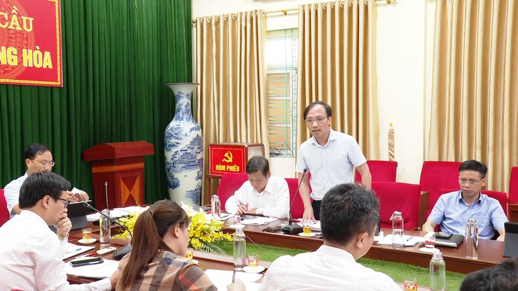 UBND huyện tổ chức hội nghị kiểm điểm kết quả thực hiện nhiệm vụ tháng 4/2025 và phương hướng, nhiệm vụ tháng 5/2025.- Ảnh 4.