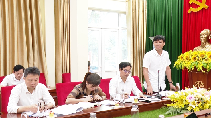 UBND huyện tổ chức hội nghị kiểm điểm kết quả thực hiện nhiệm vụ tháng 4/2025 và phương hướng, nhiệm vụ tháng 5/2025.- Ảnh 3.