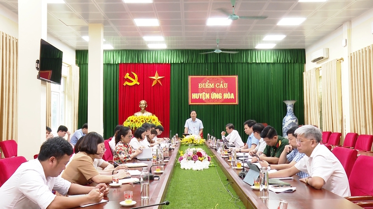 UBND huyện tổ chức hội nghị kiểm điểm kết quả thực hiện nhiệm vụ tháng 4/2025 và phương hướng, nhiệm vụ tháng 5/2025.- Ảnh 1.
