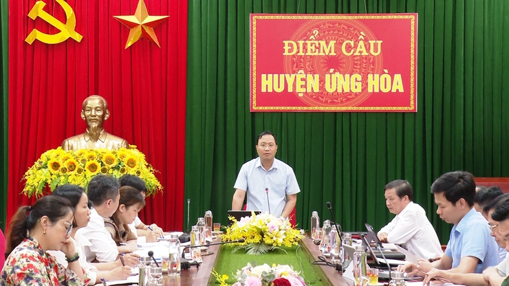 UBND huyện tổ chức hội nghị kiểm điểm kết quả thực hiện nhiệm vụ tháng 4/2025 và phương hướng, nhiệm vụ tháng 5/2025.- Ảnh 2.