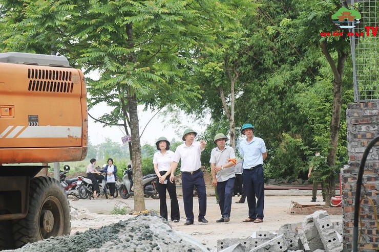 Sài Sơn đồng loạt cưỡng chế 11 công trình vi phạm đất đai, trật tự xây dựng- Ảnh 1.