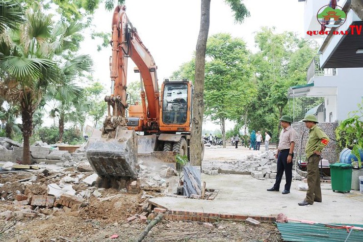 Sài Sơn đồng loạt cưỡng chế 11 công trình vi phạm đất đai, trật tự xây dựng- Ảnh 8.