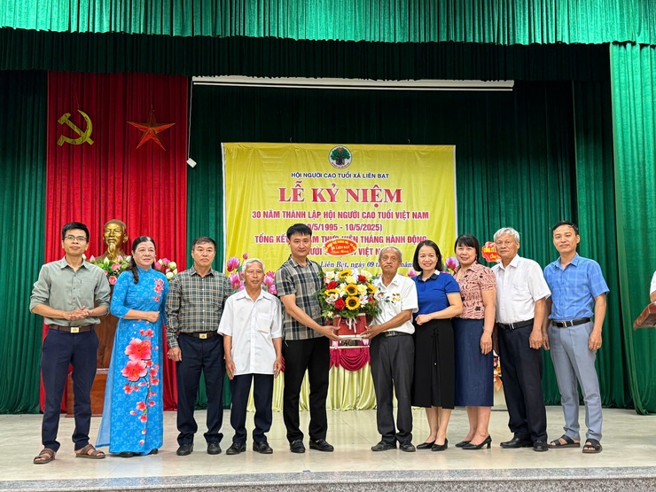 HỘI NGƯỜI CAO TUỔI XÃ LIÊN BẠT TỔ CHỨC LỄ KỶ NIỆM 30 NĂM NGÀY THÀNH LẬP HỘI NGƯỜI CAO TUỔI VIỆT NAM (10/5/1995 - 10/5/2025)- Ảnh 3.