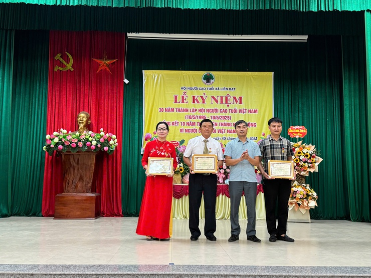 HỘI NGƯỜI CAO TUỔI XÃ LIÊN BẠT TỔ CHỨC LỄ KỶ NIỆM 30 NĂM NGÀY THÀNH LẬP HỘI NGƯỜI CAO TUỔI VIỆT NAM (10/5/1995 - 10/5/2025)- Ảnh 6.