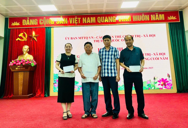 Thị trấn Quốc Oai: Sơ kết công tác mặt trận, các đoàn thể chính trị - xã hội 6 tháng đầu năm, phương hướng nhiệm vụ 6 tháng cuối năm 2025- Ảnh 7.