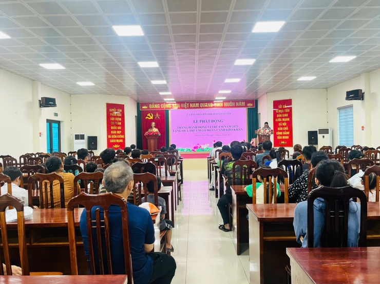 Thị trấn Quốc Oai: Lễ phát động Tháng hành động vì trẻ em năm 2025 và trao quà cho trẻ em có hoàn cảnh khó khăn- Ảnh 1.