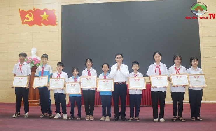 Hội khuyến học xã Đồng Quang khen thưởng cho trên 600 học sinh có thành tích xuất sắc năm học 2024-2025- Ảnh 10.