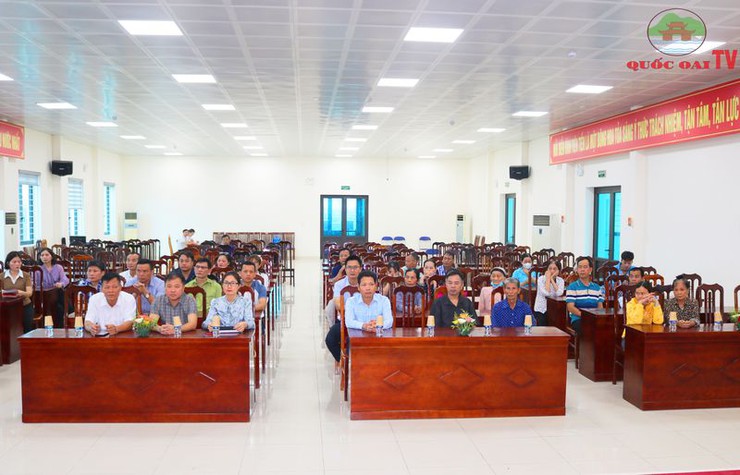 Ủy ban MTTQ Việt Nam huyện Quốc Oai trao kinh phí 1tỷ 610 triệu đồng xây sửa nhà ở và trao tặng sổ tiết kiệm cho cho các hộ cận nghèo, hộ có hoàn cảnh đặc biệt khó khăn trên địa bàn huyện- Ảnh 7.