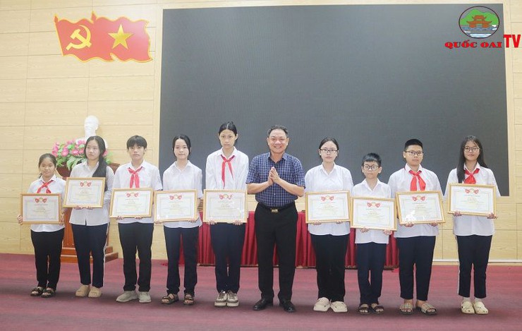 Hội khuyến học xã Đồng Quang khen thưởng cho trên 600 học sinh có thành tích xuất sắc năm học 2024-2025- Ảnh 4.