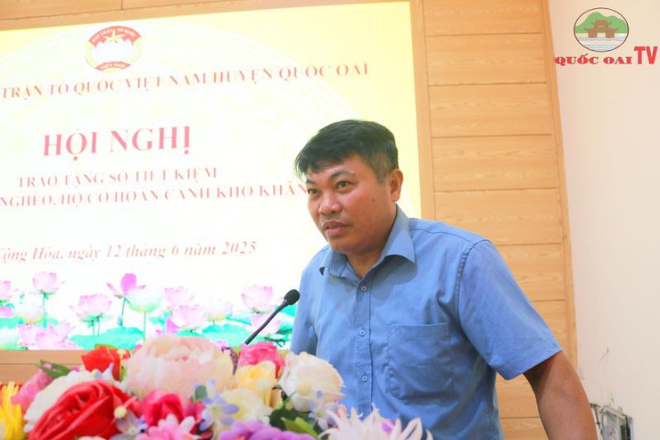Ủy ban MTTQ Việt Nam huyện Quốc Oai trao kinh phí 1tỷ 610 triệu đồng xây sửa nhà ở và trao tặng sổ tiết kiệm cho cho các hộ cận nghèo, hộ có hoàn cảnh đặc biệt khó khăn trên địa bàn huyện- Ảnh 10.