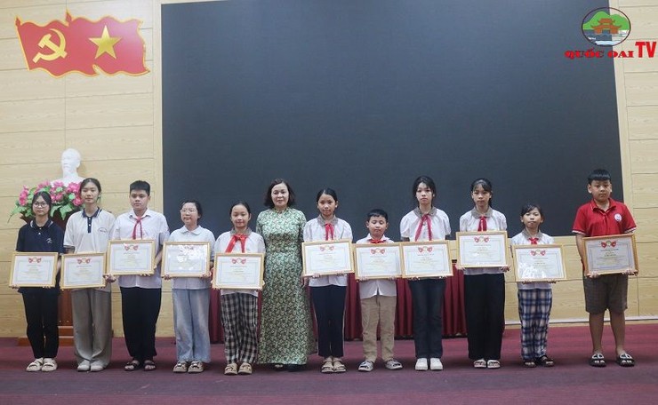Hội khuyến học xã Đồng Quang khen thưởng cho trên 600 học sinh có thành tích xuất sắc năm học 2024-2025- Ảnh 7.